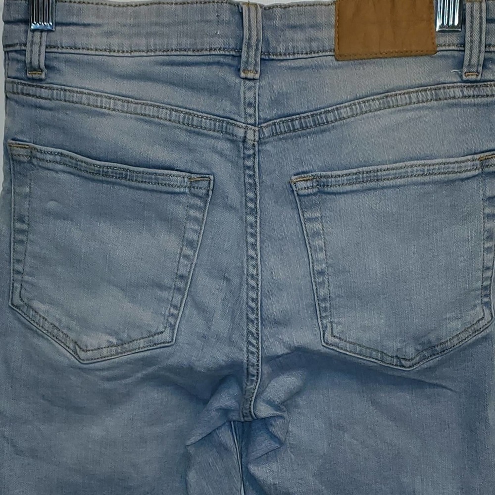 H&M Women's Blue Bermuda High Rise Waist Jean Shorts Size 4 - Picture 4 of 7